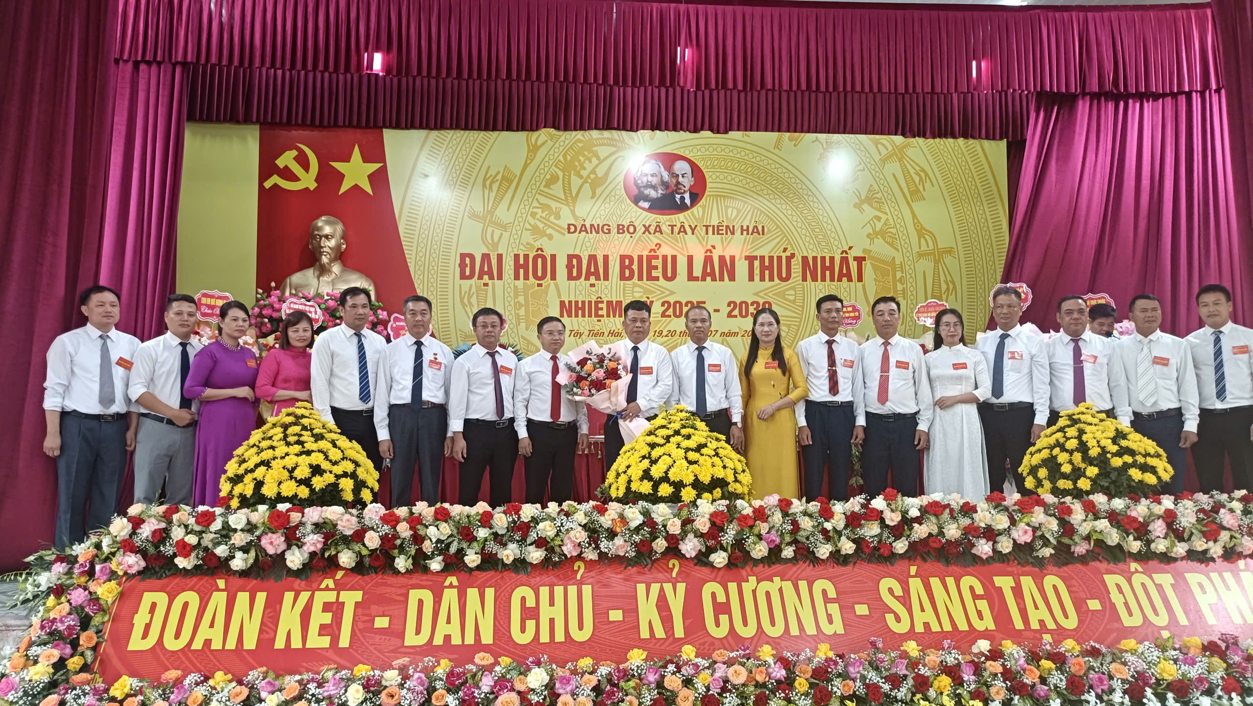 ĐẠI HỘI ĐẠI BIỂU ĐẢNG BỘ XÃ TÂY TIỀN HẢI LẦN THỨ NHẤT NHIỆM KỲ 2025-2030 THÀNH CÔNG TỐT ĐẸP