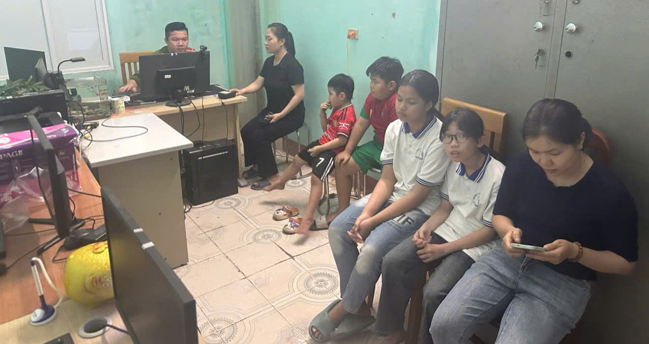 Công an xã Tây Tiền Hải tích cực triển khai cao điểm cấp căn cước và định danh điện tử cho học sinh