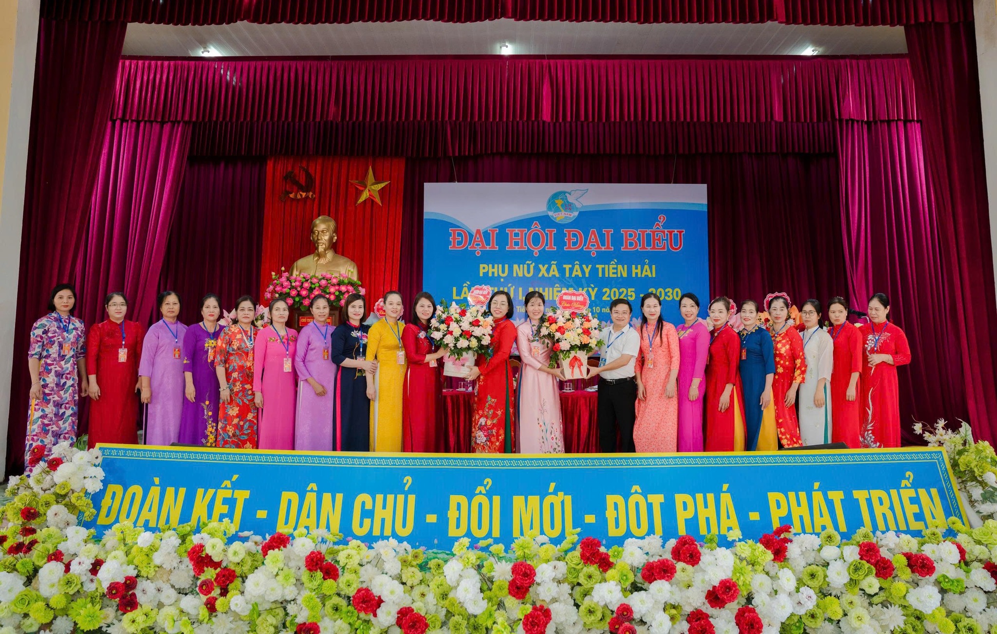 THÀNH CÔNG RỰC RỠ ĐẠI HỘI ĐẠI BIỂU PHỤ NỮ XÃ TÂY TIỀN HẢI LẦN THỨ I, NHIỆM KỲ 2025–2030