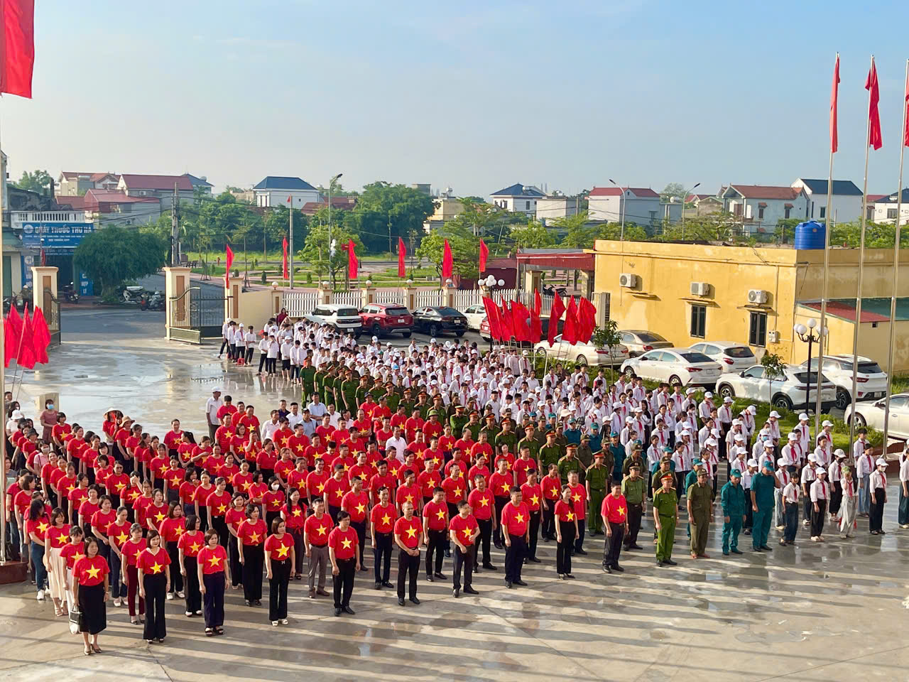 ĐẢNG ỦY, HĐND, UBND ,UBMTTQVN XÃ TÂY TIỀN HẢI TỔ CHỨC LỄ CHÀO CỜ TOÀN TỈNH “TÔI YÊU TỔ QUỐC, QUÊ HƯƠNG TÔI” NHÂN KỶ NIỆM 80 NĂM CÁCH MẠNG THÁNG TÁM VÀ QUỐC KHÁNH 2/9