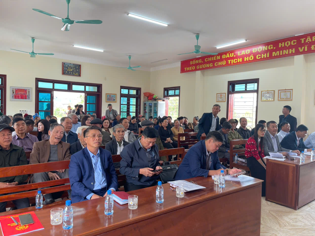 HỘI ĐỒNG NHÂN DÂN XÃ TÂY TIỀN HẢI TỔ CHỨC TIẾP XÚC CỬ TRI TẠI 3 ĐỊA ĐIỂM TRƯỚC KỲ HỌP THỨ 2 HĐND XÃ KHÓA I, NHIỆM KỲ 2021–2026