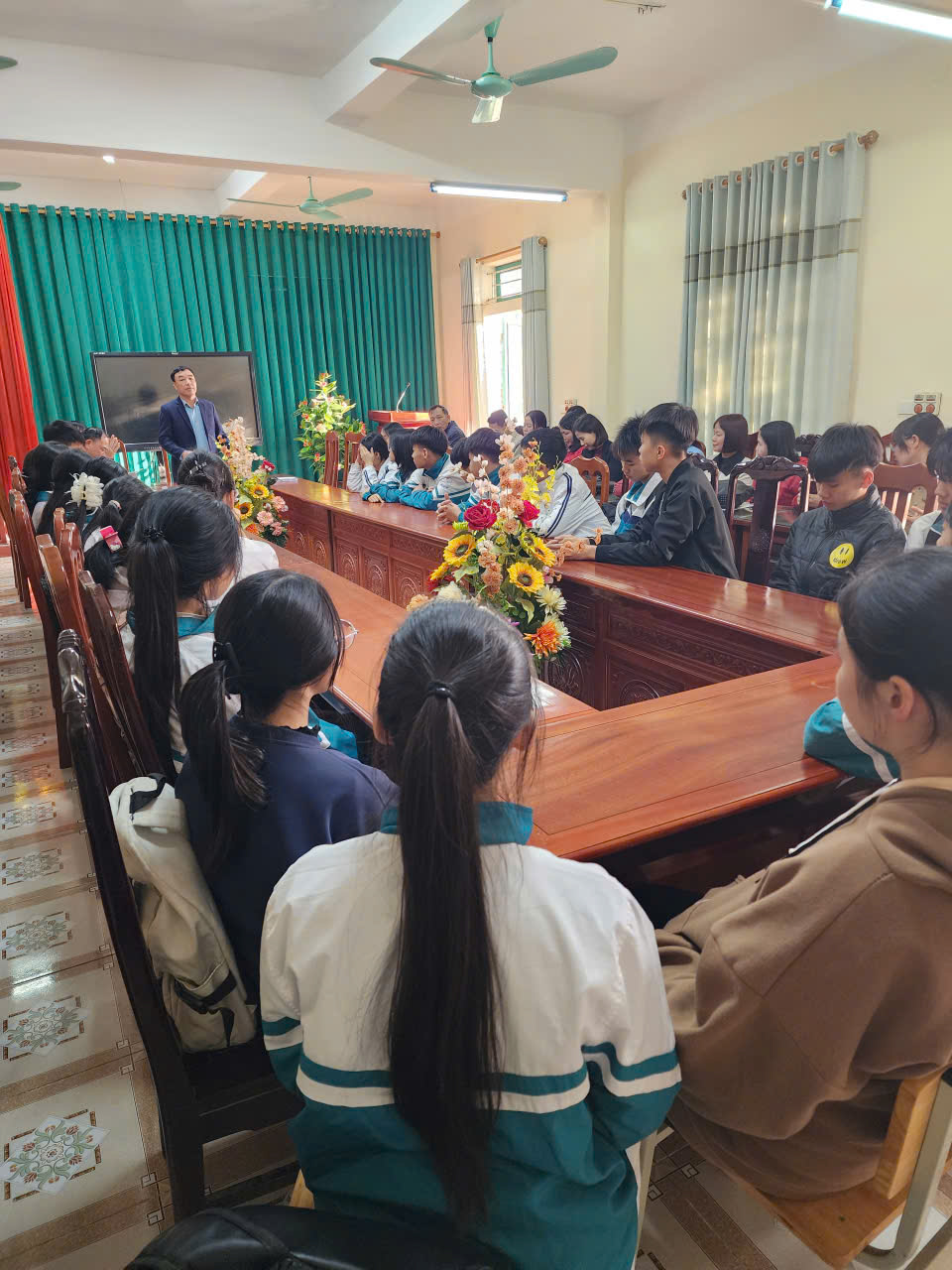 Gặp mặt, động viên học sinh tham dự Kỳ thi chọn học sinh giỏi THCS cấp tỉnh