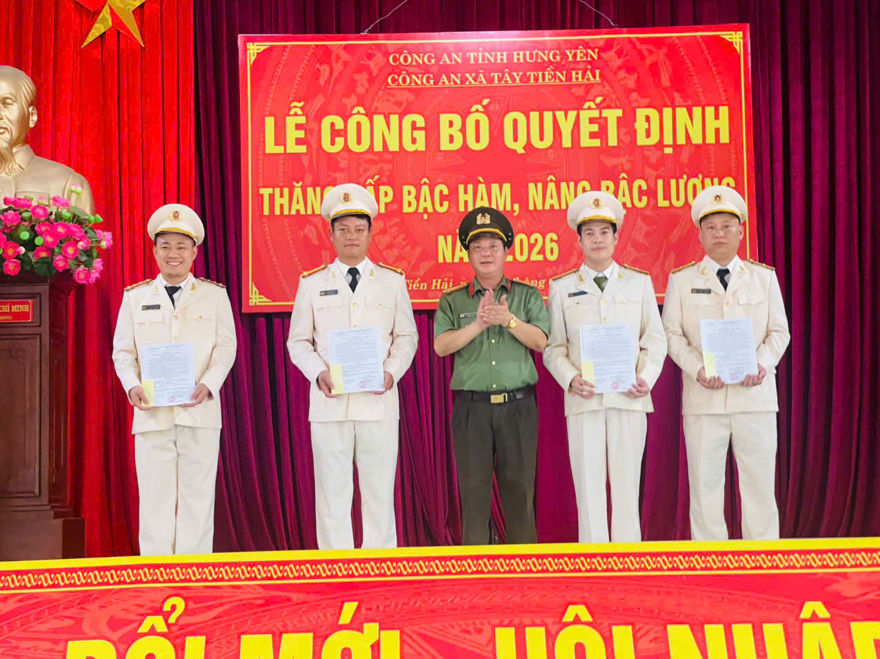 Công An Xã Tây Tiền Hải Tổ Chức Lễ Công Bố Quyết Định Thăng Cấp Bậc Hàm, Nâng Lương Năm 2026