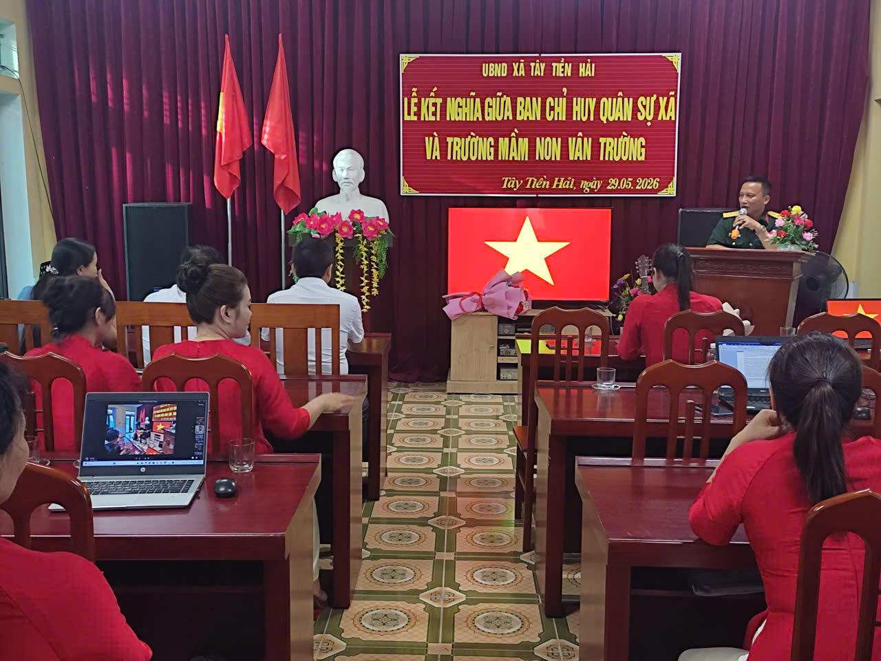 Ban Chỉ huy Quân sự xã và Trường Mầm non Vân Trường tổ chức ký kết nghĩa, tăng cường phối hợp thực hiện nhiệm vụ