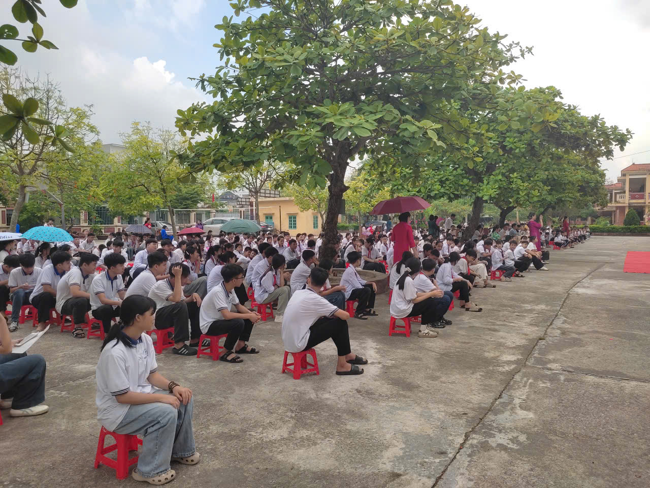Trường TH & THCS Phương Công tổ chức tổng kết năm học 2025-2026, nói chuyện ngoại khoá, bàn giao học sinh về sinh hoạt hè tại địa phương