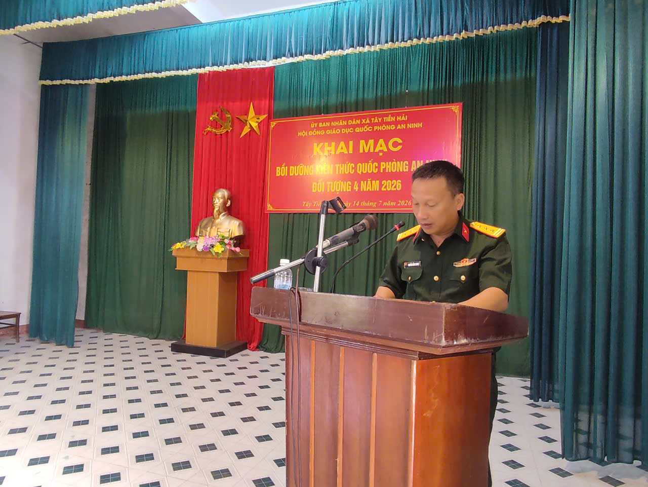 Tây Tiền Hải khai mạc lớp bồi dưỡng kiến thức quốc phòng, an ninh cho đối tượng 4