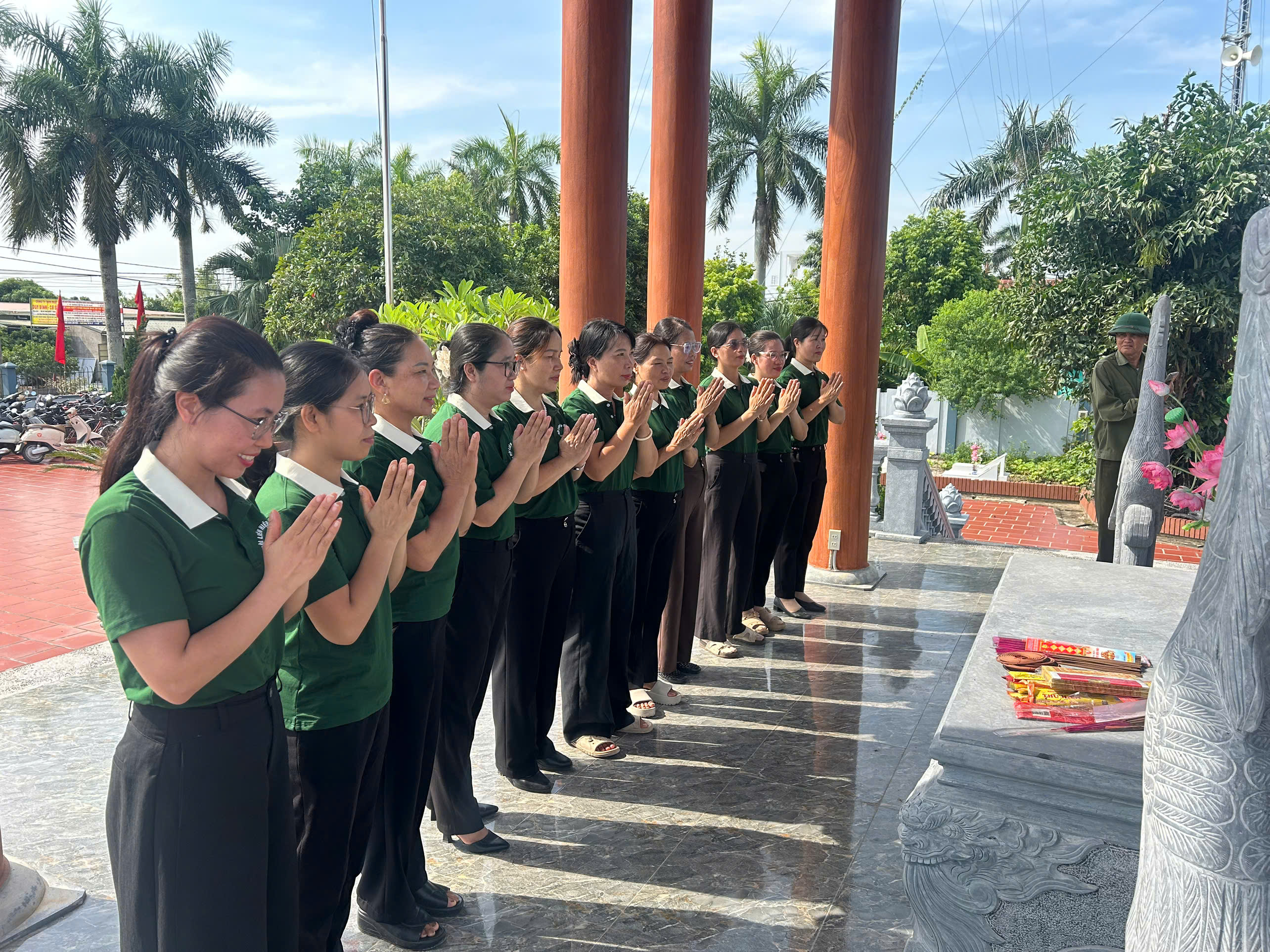 Hội Liên hiệp Phụ nữ xã Tây Tiền Hải tổ chức nhiều hoạt động tri ân nhân kỷ niệm 79 năm Ngày Thương binh - Liệt sĩ