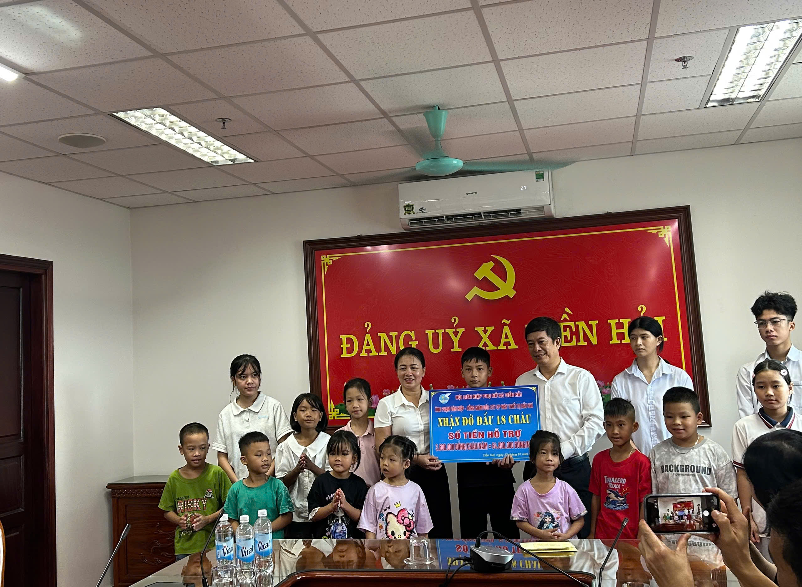 Chương trình “Mẹ đỡ đầu” tiếp tục lan tỏa yêu thương tại xã Tây Tiền Hải