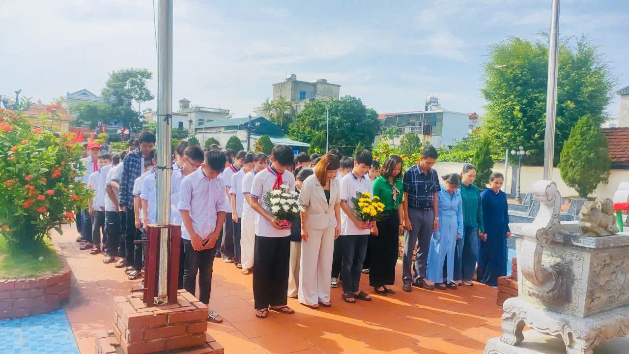 Trường TH&THCS Phương Công tổ chức nhiều hoạt động tri ân nhân kỷ niệm 79 năm Ngày Thương binh - Liệt sĩ