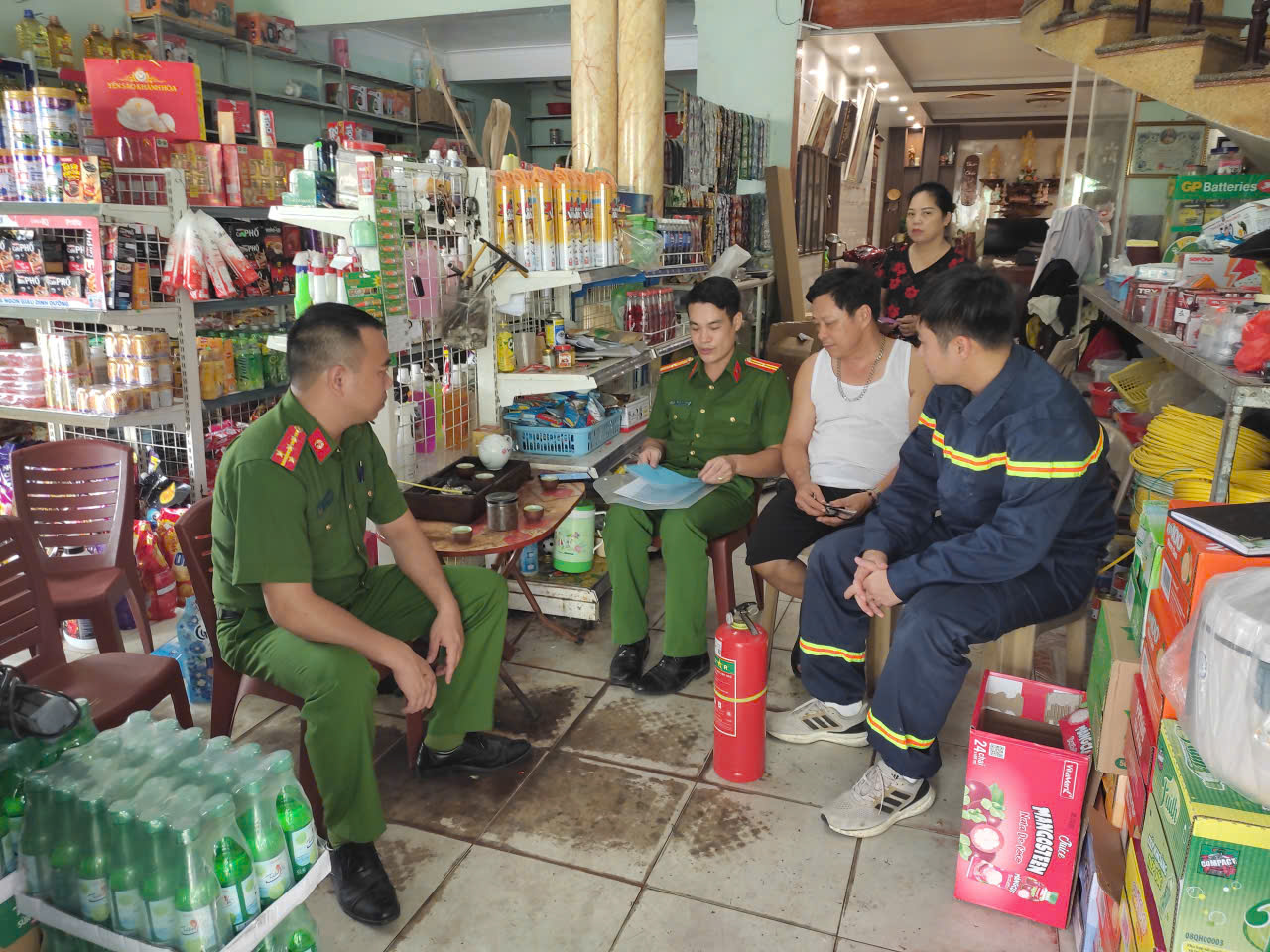 Đội CC & CNCH khu vực Tiền Hải khuyến cáo người dân chủ động phòng cháy, nổ dịp Quốc khánh 2/9