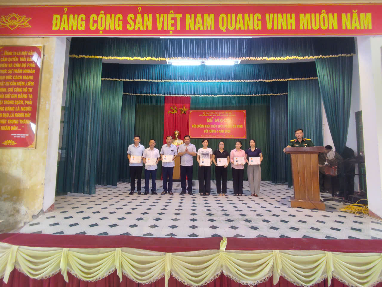 Tây Tiền Hải bế mạc lớp bồi dưỡng kiến thức quốc phòng, an ninh cho đối tượng 4 năm 2026