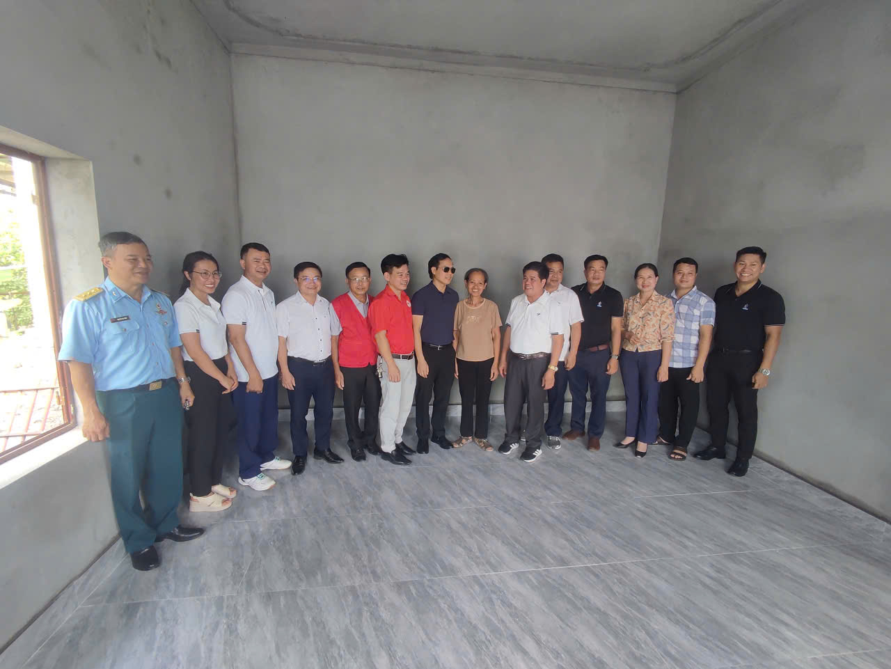 Tây Tiền Hải bàn giao nhà tình nghĩa cho hội viên cựu chiến binh có hoàn cảnh khó khăn.
