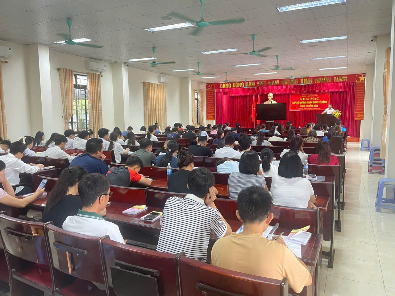 Tây Tiền Hải có 11 quần chúng ưu tú tham gia lớp Bồi dưỡng nhận thức về Đảng khóa III năm 2026