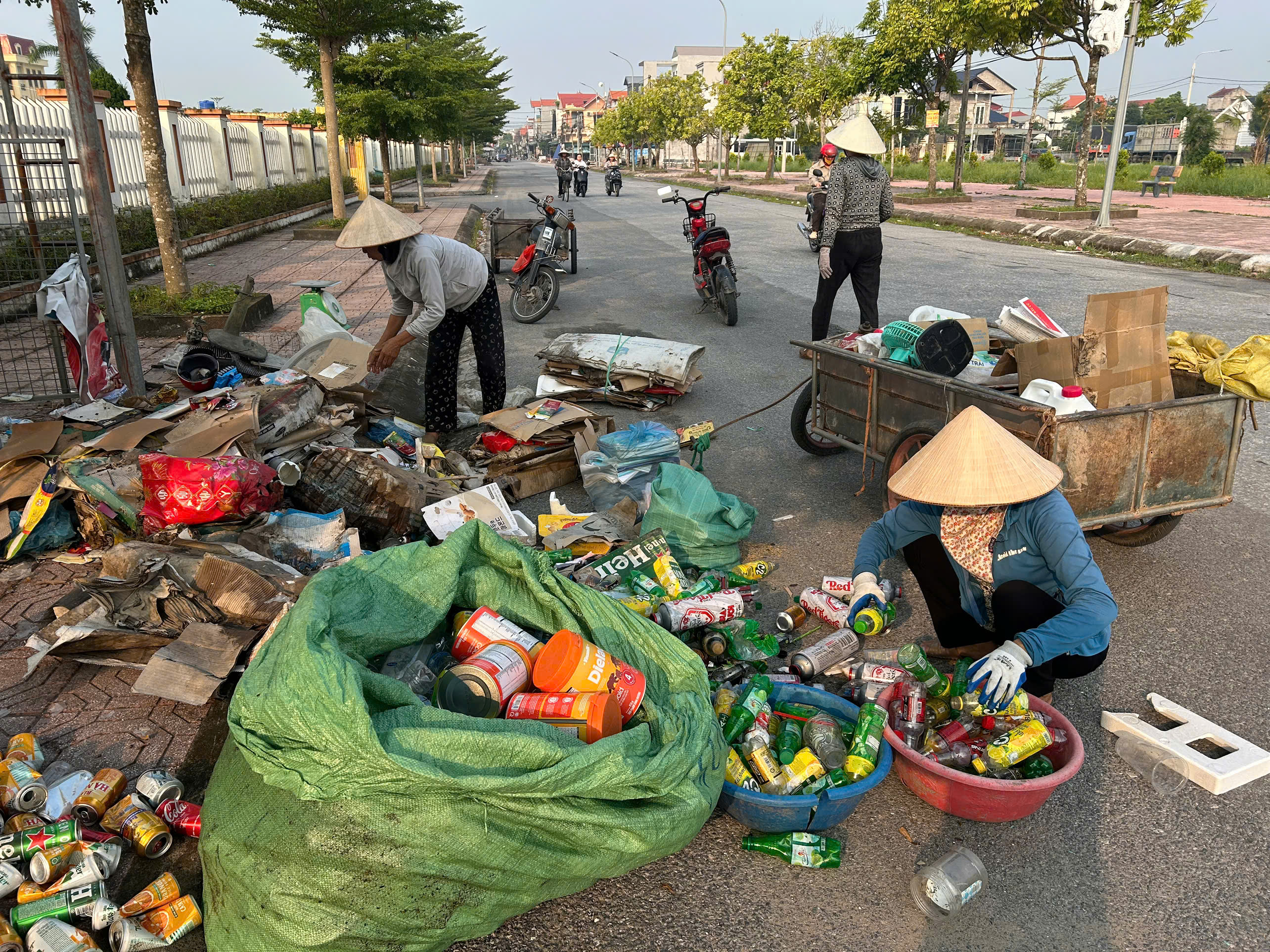 Hội Phụ nữ Tây Tiền Hải biến phế liệu thành nguồn quỹ nhân ái