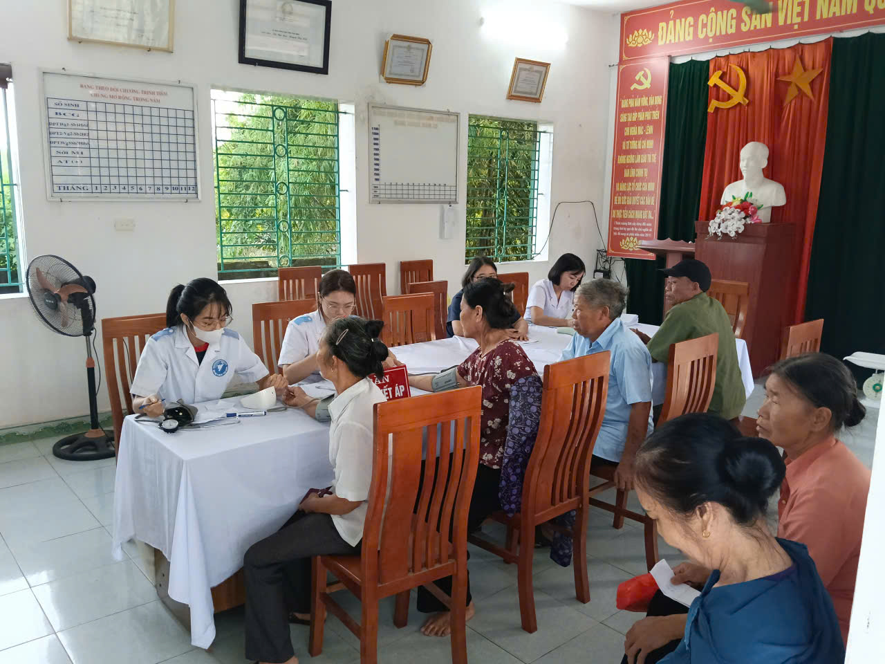 Đến hết ngày 11/10, Tây Tiền Hải đã khám khám sức khỏe định kỳ cho 16883 người